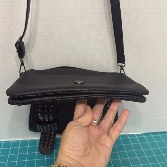 Studded Black Skull Embossed Crossbody Bag Purse Vegan Faux Leather 10x6.5x2 - Picture 7 of 12